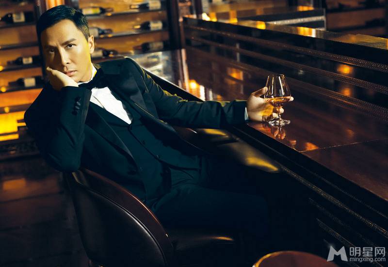 香港影视男演员甄子丹成熟稳重写真
