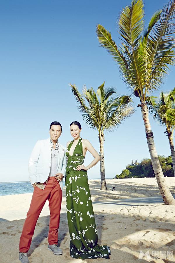 甄子丹携娇妻拍摄甜蜜令人羡慕写真