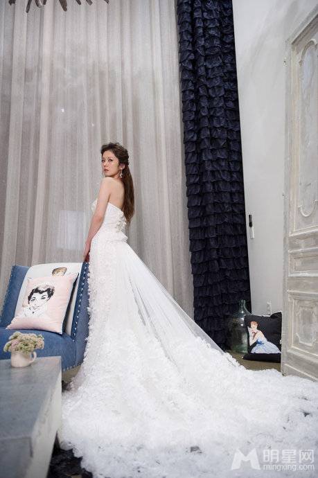 韩星张娜拉幸福唯美婚纱照