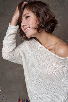 韩国女演员秋瓷炫清纯娇俏迷人写真