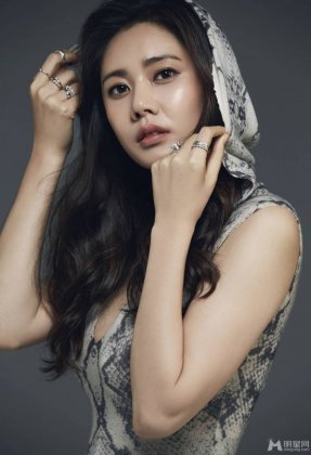 秋瓷炫百变造型惊艳全场魅力写真