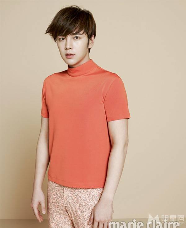 张根硕春日装扮散发暖男气息