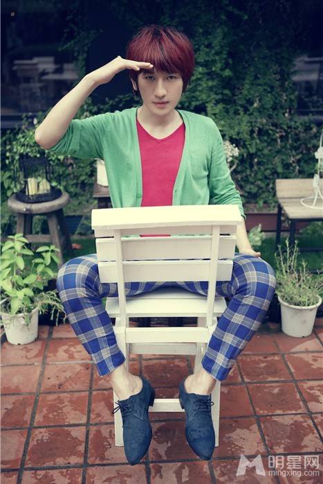 后弦尽显天然可爱呆萌写真