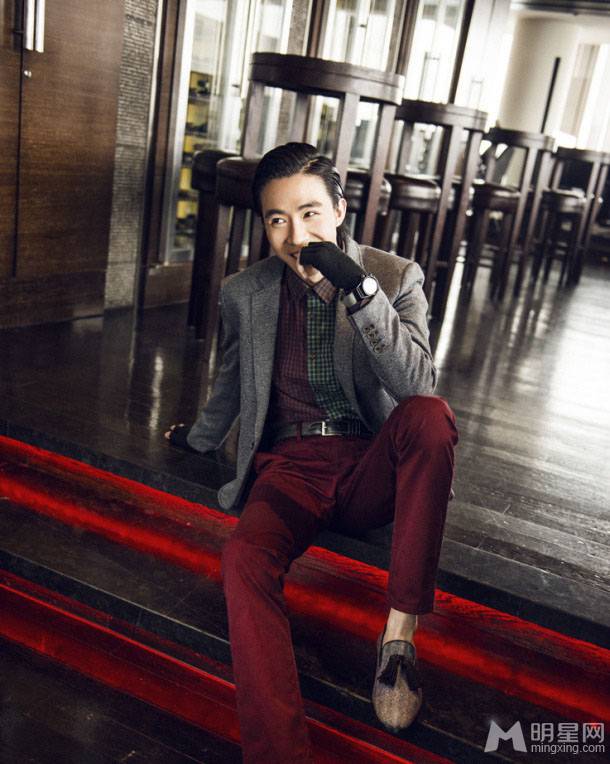 内地男明星俞灏明诠释绅士风度