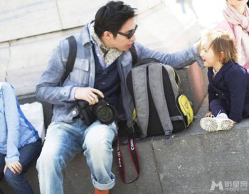 俞灏明散发英伦绅士魅力迷人照