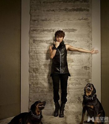 吴克羣大展完美强健身材组图