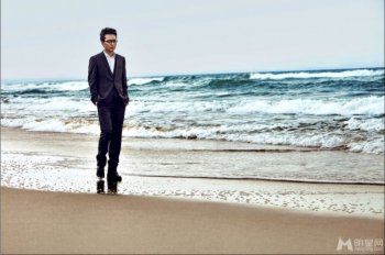 李玉刚魅力治愈系写真照