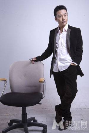 李玉刚魅力治愈系写真照