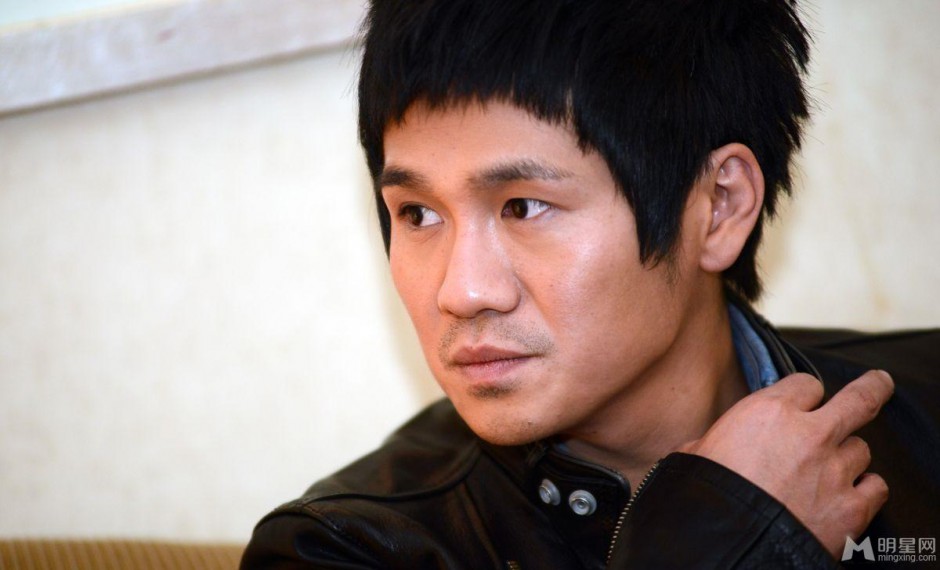 创作男歌手曹格冷峻酷帅写真