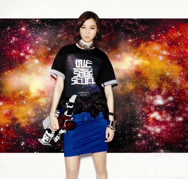 韩星孔孝真时尚穿搭尽展潮范儿