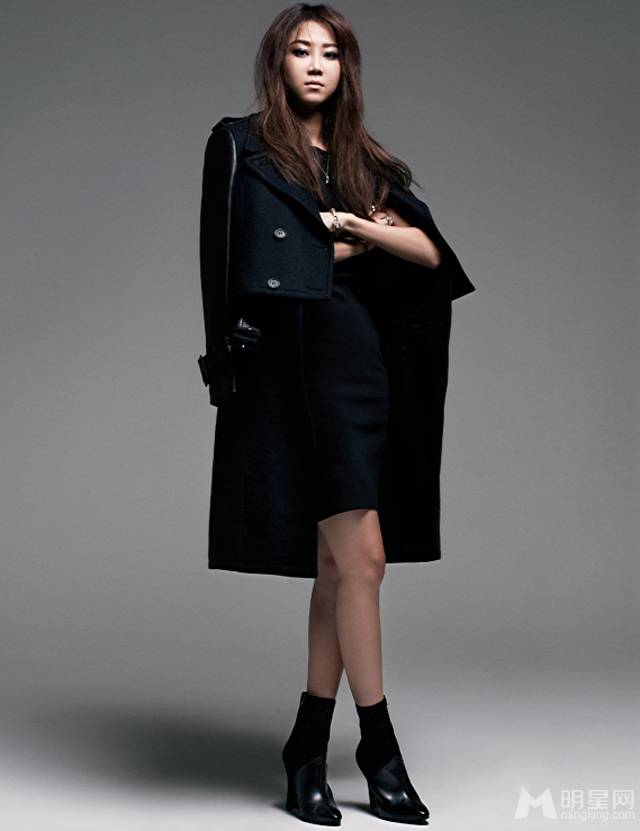 韩国女演员孔孝真尽显成熟女人味十足