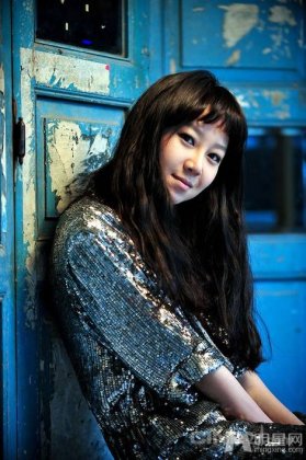 孔孝真展清纯可人魅力户外写真