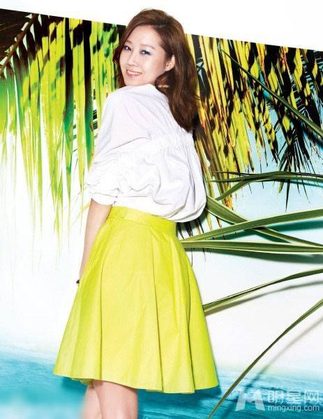 韩星孔孝真美裙秀曼妙身姿写真集