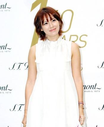 韩星孙艺珍气质短发清爽动人靓照