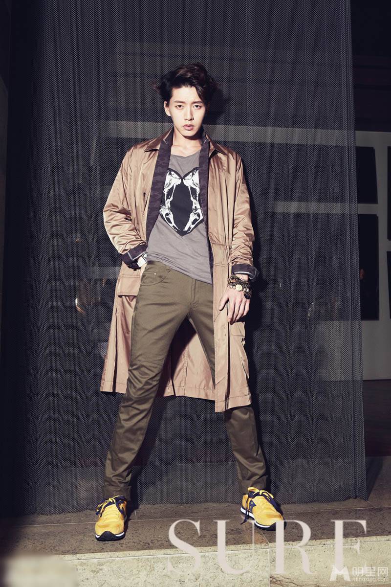 男神朴海镇时尚装扮尽显俊朗帅气