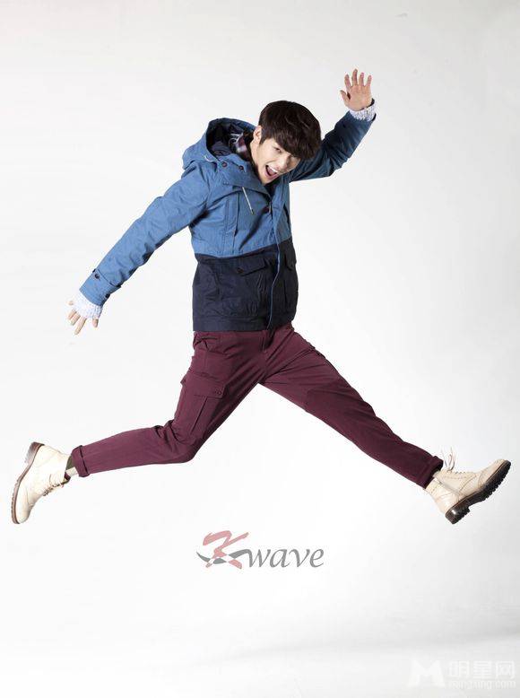 韩国男明星金宇彬代言时尚帅气服饰宣传照