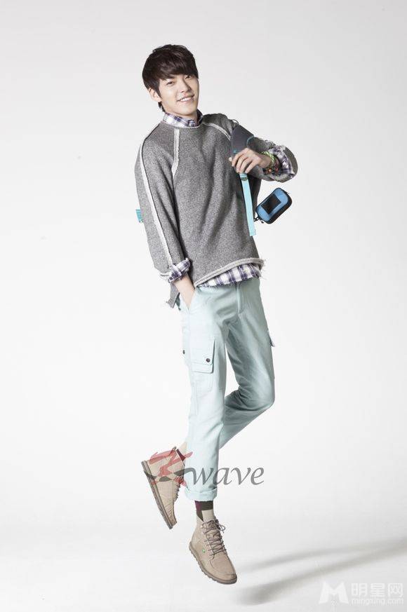韩国男明星金宇彬代言时尚帅气服饰宣传照