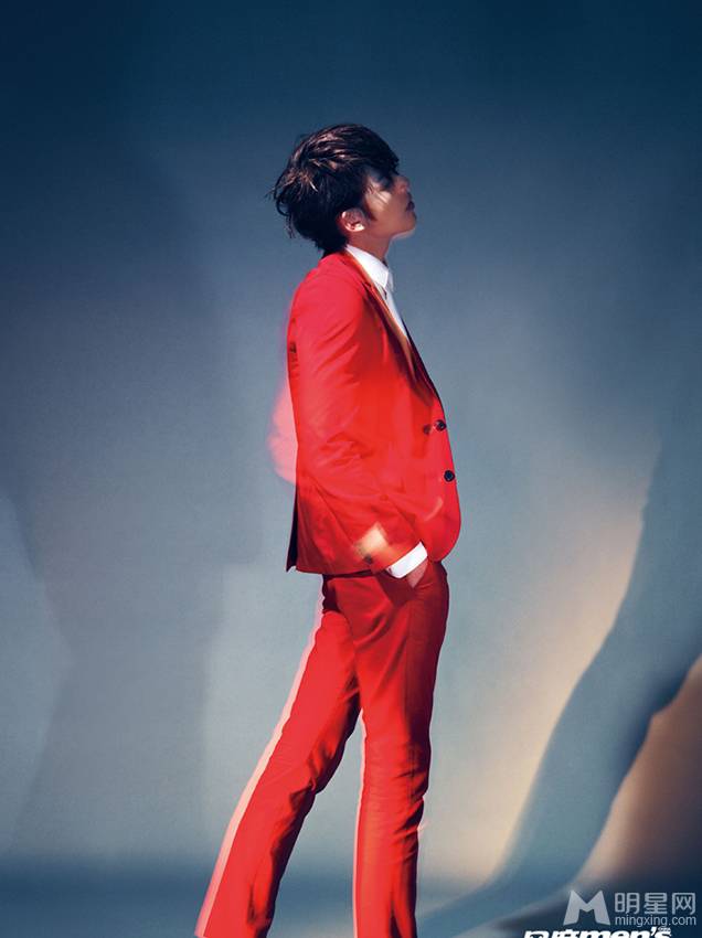 长腿欧巴金宇彬颓废惹人怜爱写真照