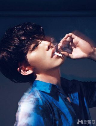 长腿欧巴金宇彬颓废惹人怜爱写真照