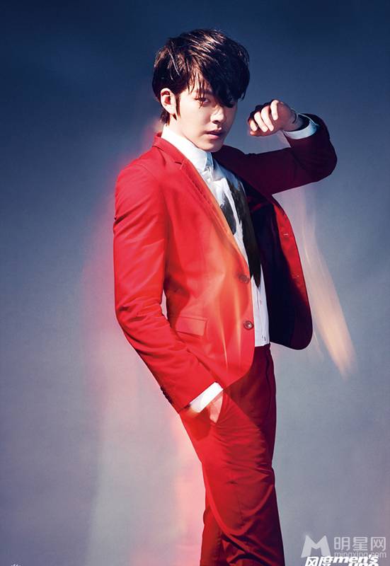 长腿欧巴金宇彬颓废惹人怜爱写真照