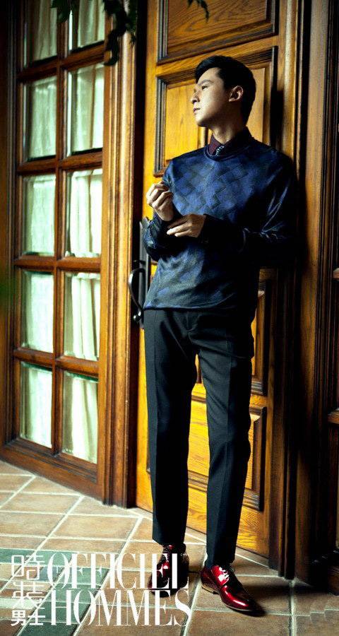 内地男演员朱雨辰诠释商务绅士风度