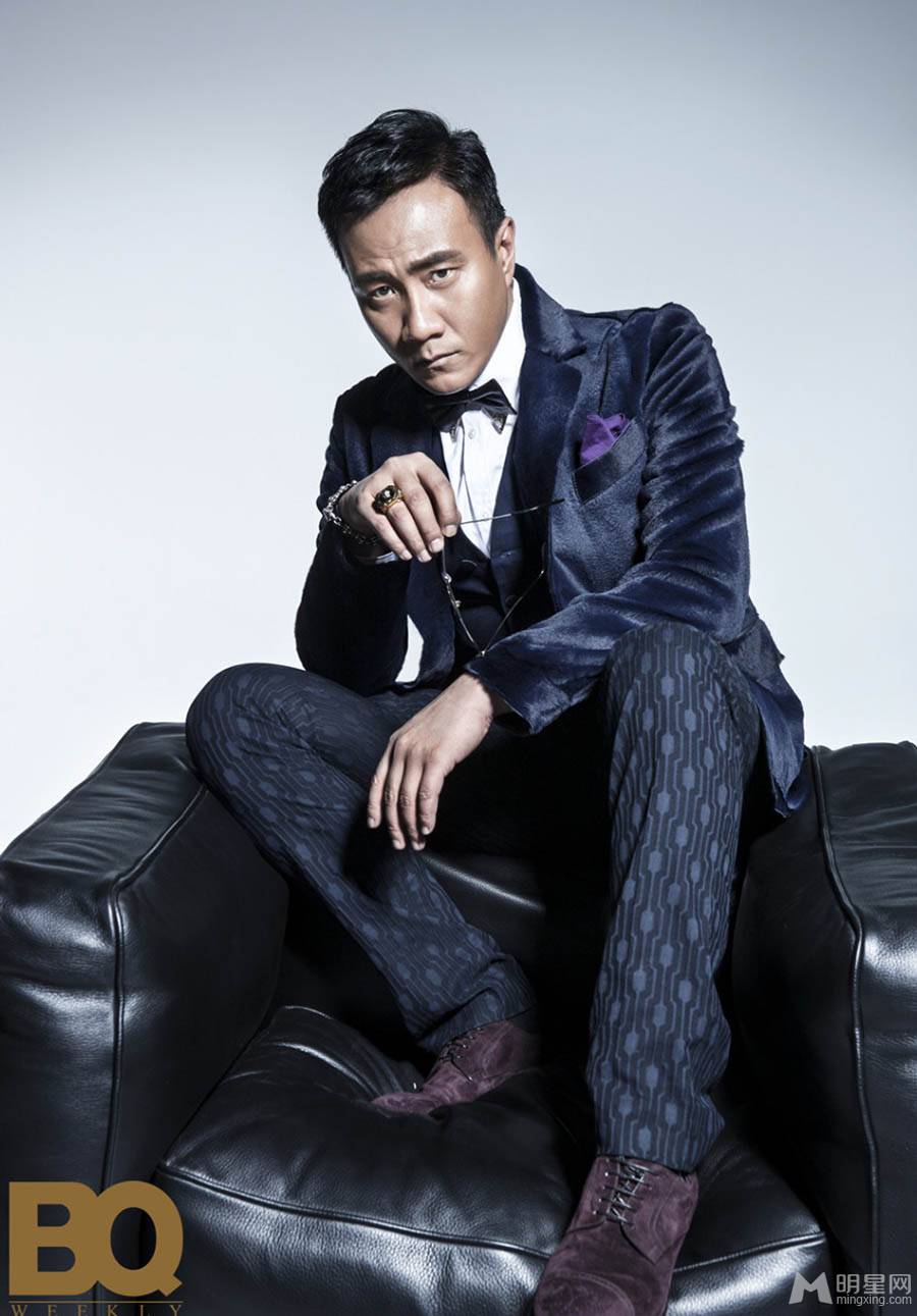 内地男明星胡军彰显冷峻霸气形象