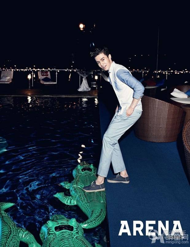 男神李东旭尽展时尚型男运动写真