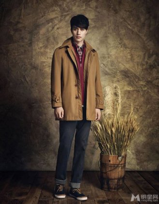 韩星李东旭演绎魅力型男写真照