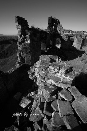 随拍沧桑金山岭
