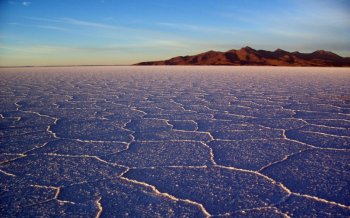 乌尤尼盐沼唯美自然风光桌面壁纸