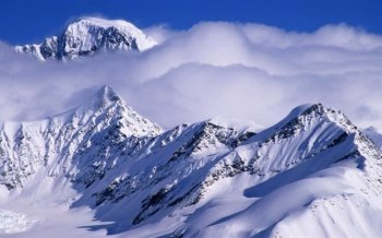 蓝天雪山雪景壁纸桌面下载