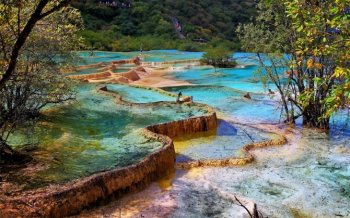 黄龙五彩池图片桌面主题下载