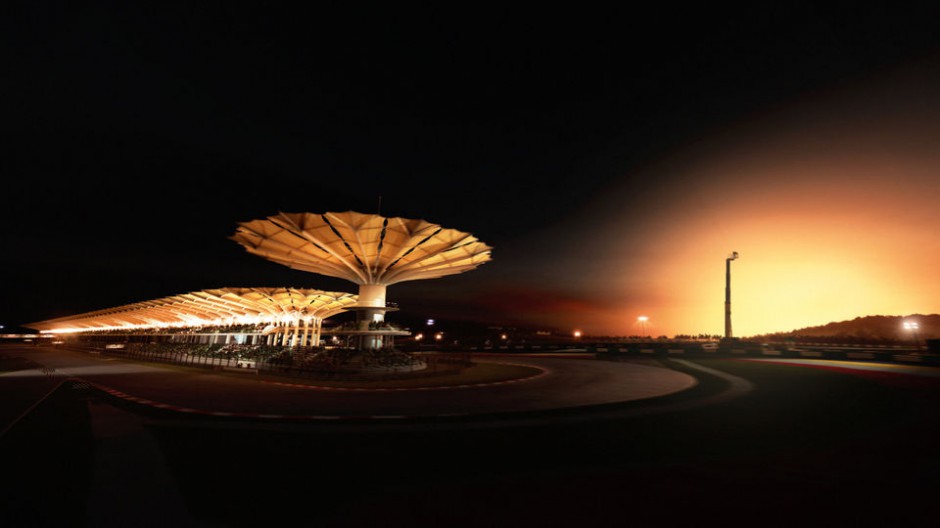 竞速类网络游戏《超级房车赛》精美图片