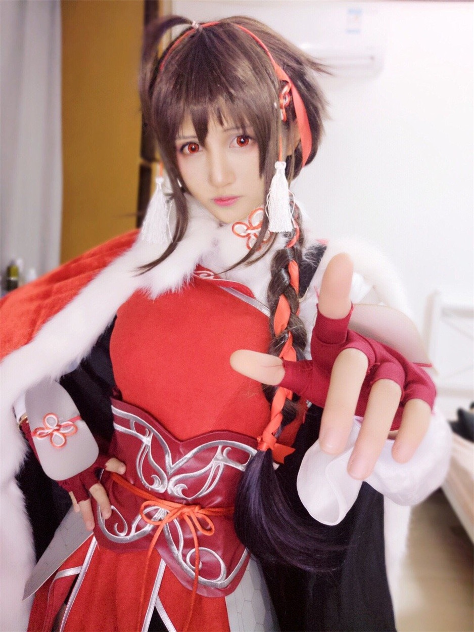 美女主播丸子yooo最新cosplay图片