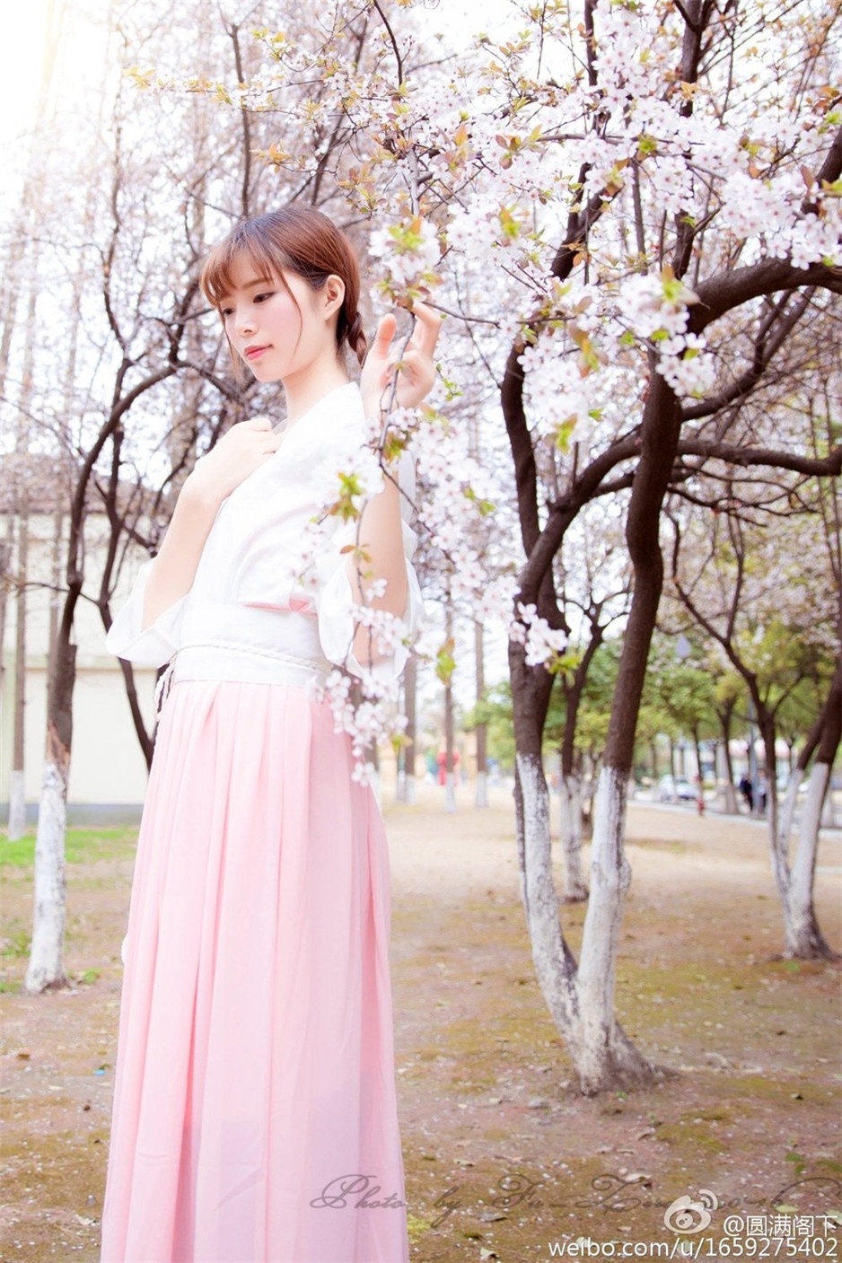 90后气质美女圆满阁下cosplay图片