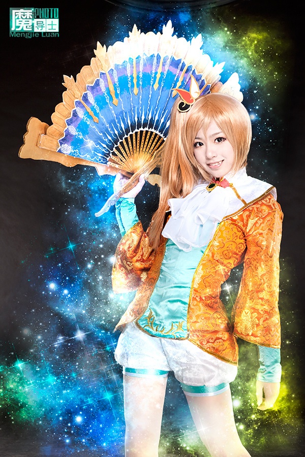 超有气质的长腿御姐cos图