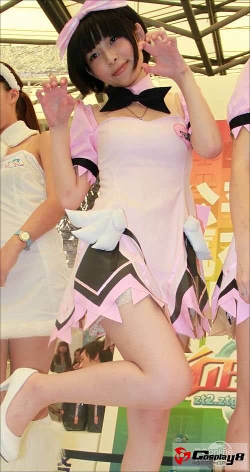游戏展上的cosplay美女图片赏析