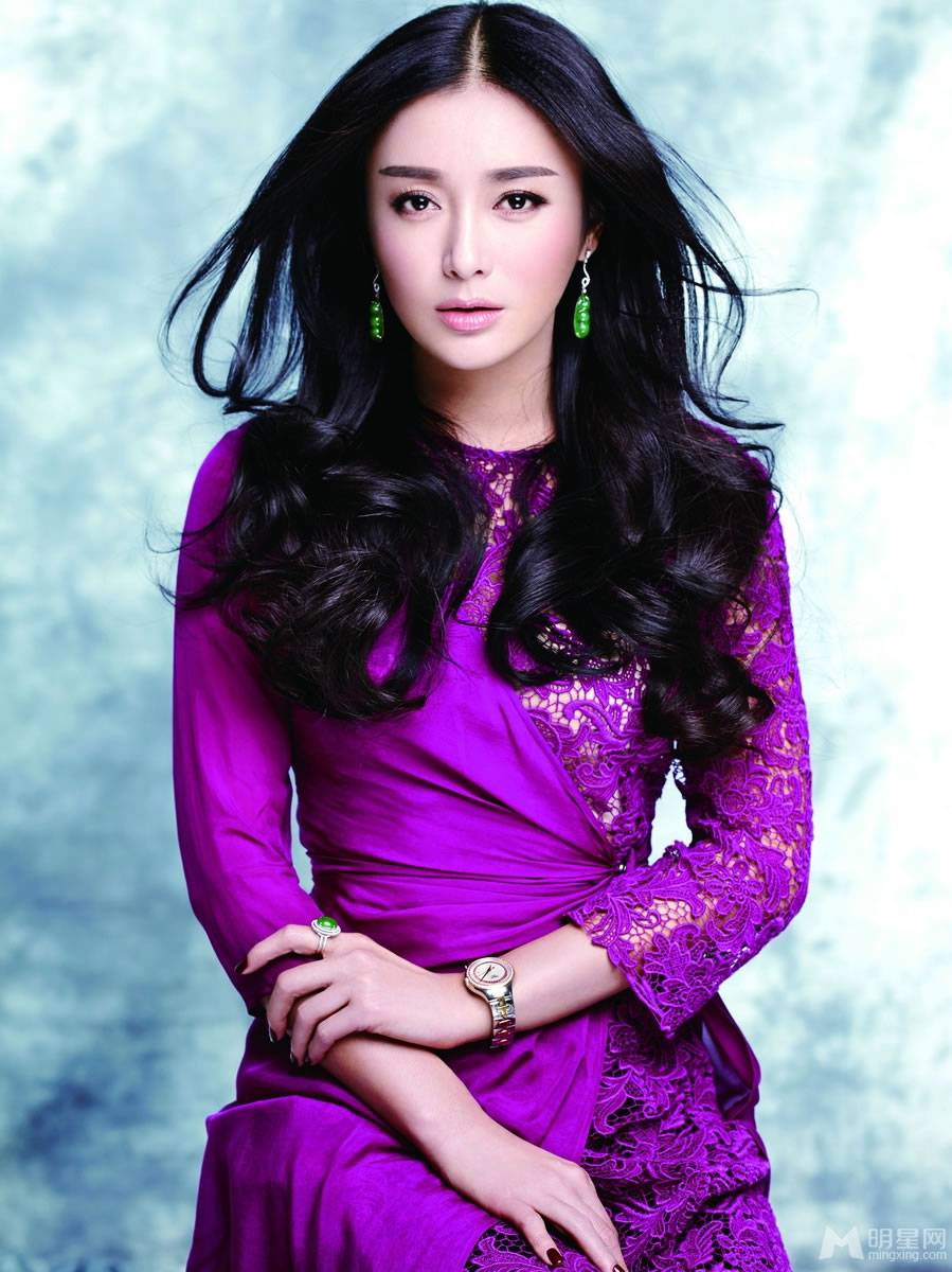 秦岚何润东诠释俊男靓女合照