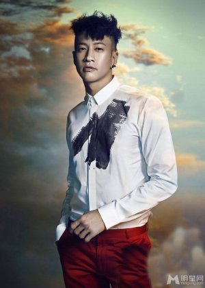 台湾男明星何润东彰显优雅男士风范