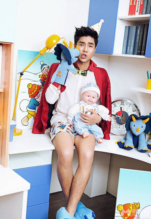 奶爸袁成杰可爱搞怪写真