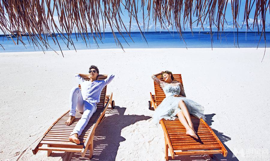 袁成杰携妻陈芊芊时尚甜蜜婚纱照