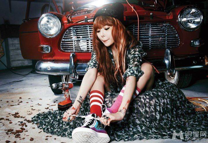 韩国女明星金泫雅活泼调皮可爱靓照