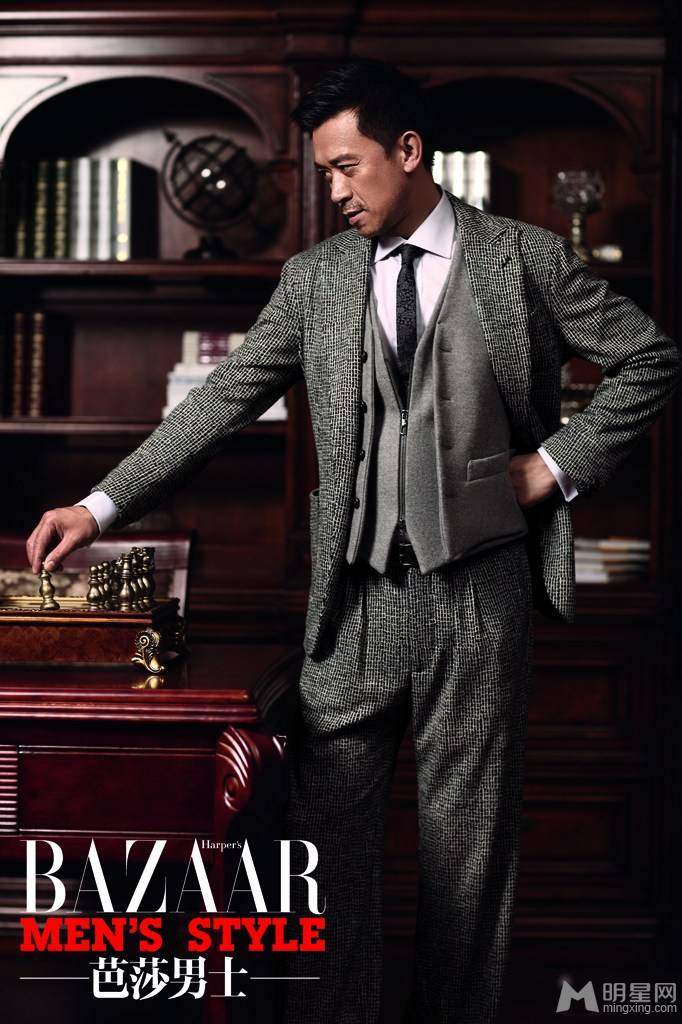 王学兵彰显成熟男人绅士风度写真