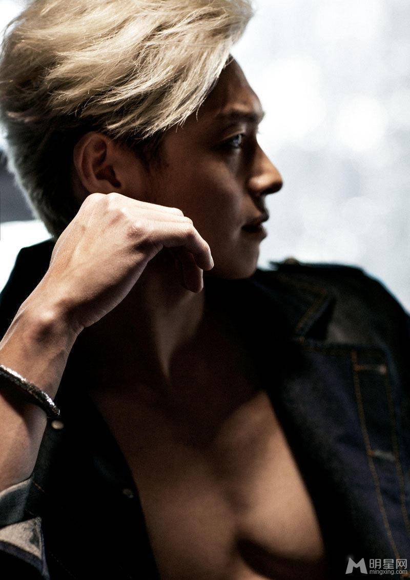 台湾男明星辰亦儒尽展酷帅魅力图集