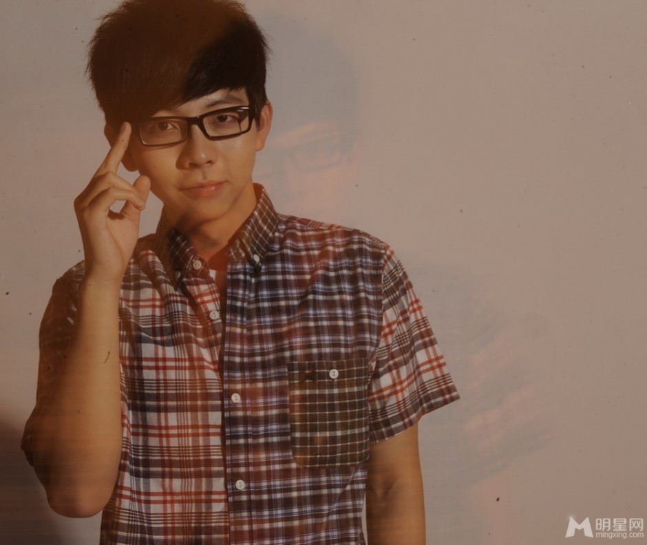 潮流明星男歌手胡夏做一个时尚的男人如此写真