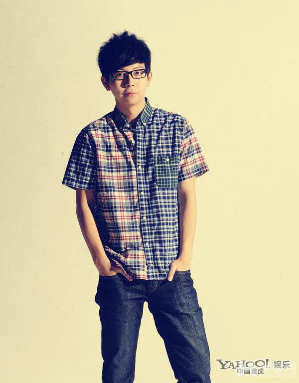 潮流明星男歌手胡夏做一个时尚的男人如此写真