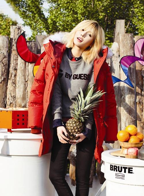 金泫雅代言冬日休闲服饰宣传照