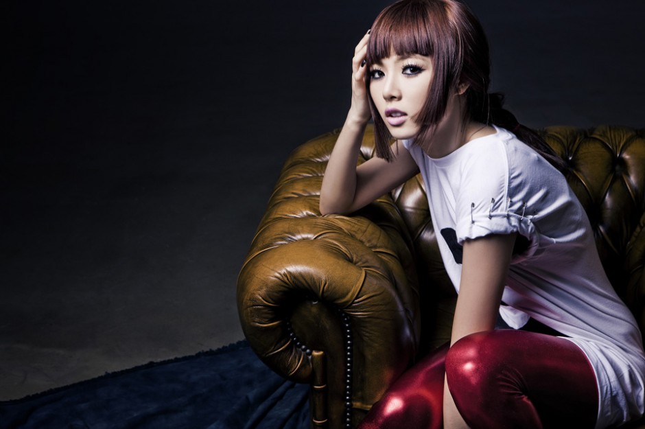 金泫雅精致妆容唯美靓照