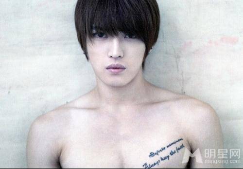 韩星金在中潮男形象魅力爆发