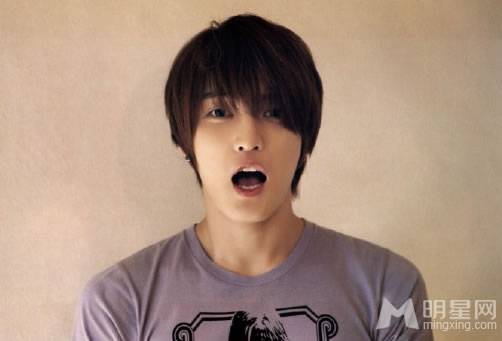 金在中帅气时尚生活照曝光